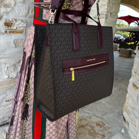 Michael Kors Kenly Signature Tote Brown/Merlot - Picture 8 of 9